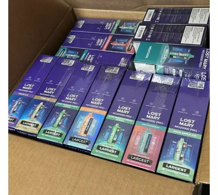 PCGO prende duas pessoas que mantinham depósito clandestino com R$ 100 mil em cigarros eletrônicos, em Goiânia
